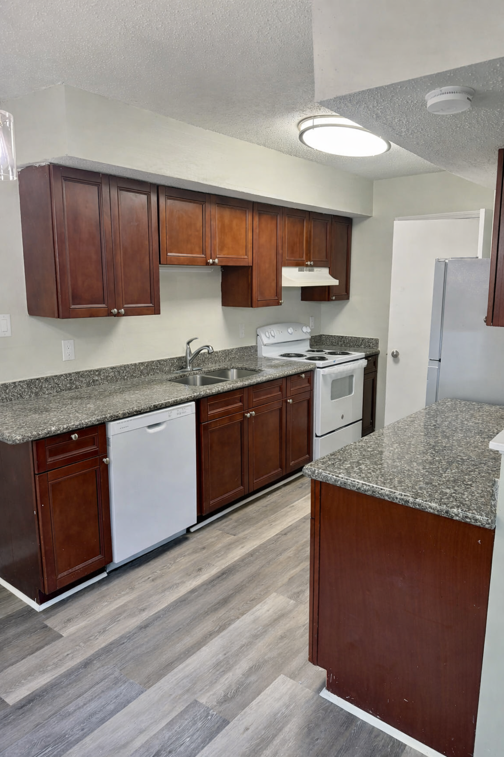 2900 ILLINOIS AVENUE – UNIT B