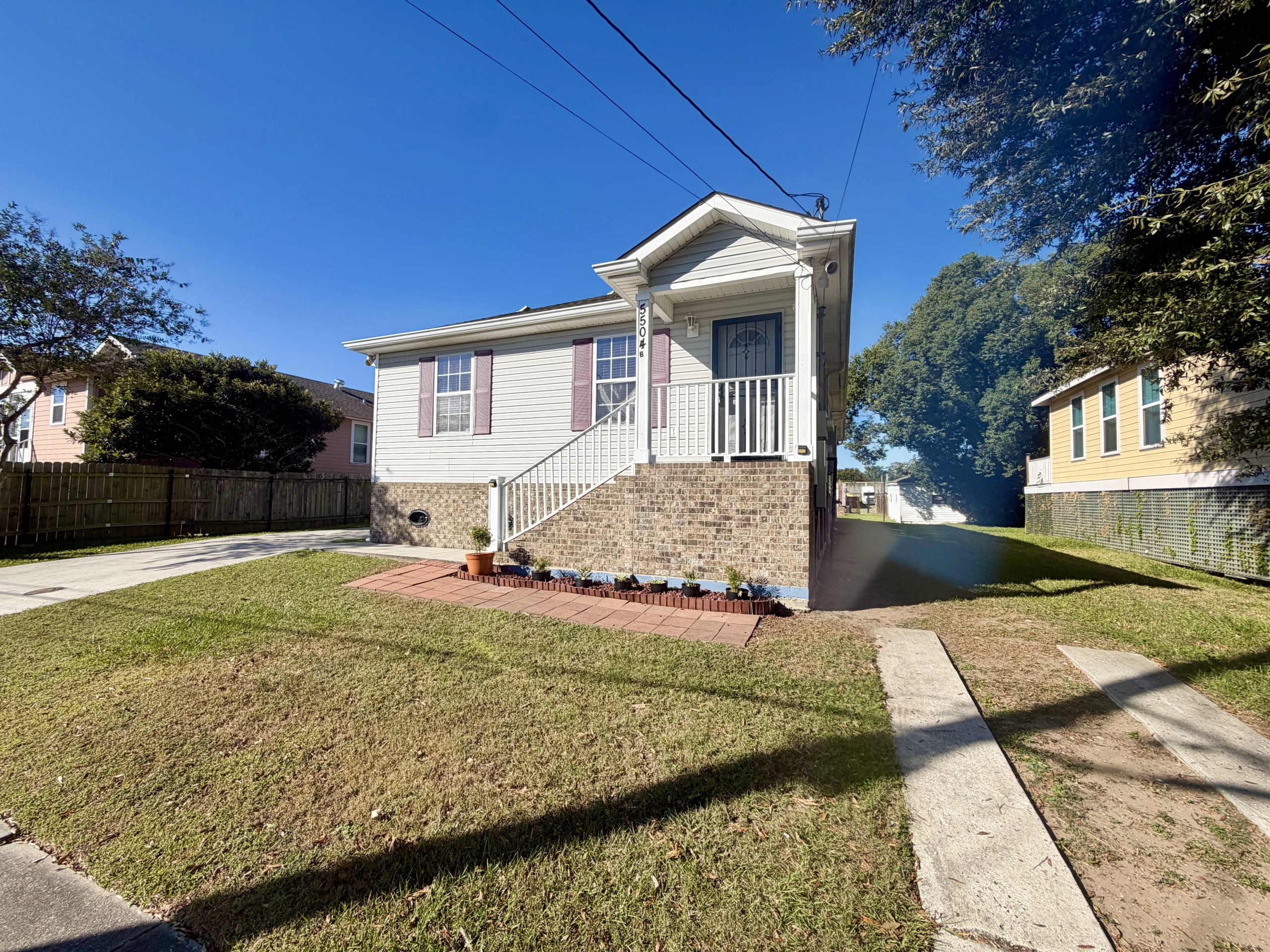 5504 Wickfield Dr